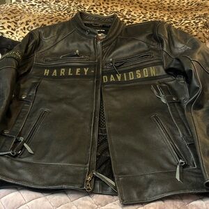 Harley Davidson leather heavy duty bomber jacket
